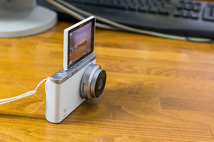 Samsung NX Mini (5).jpg